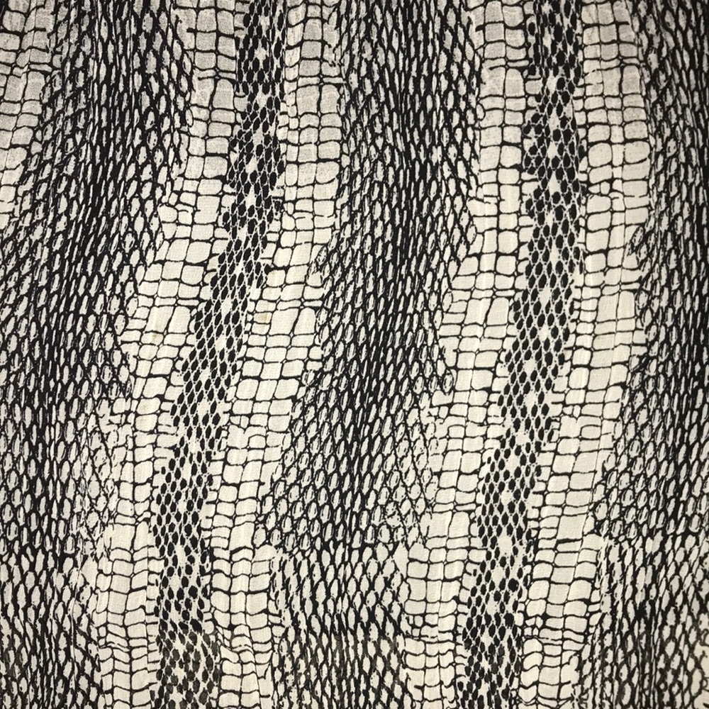 Urban outfitters VERY FIGURE FLATTERING SKIRT